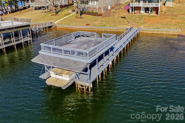 254 N Shoreline Drive, New London, NC 28127