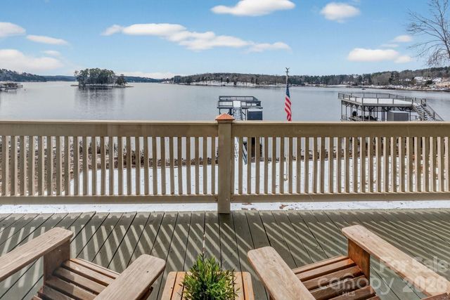 254 N Shoreline Drive, New London, NC 28127