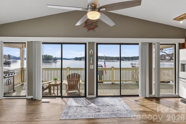 254 N Shoreline Drive, New London, NC 28127