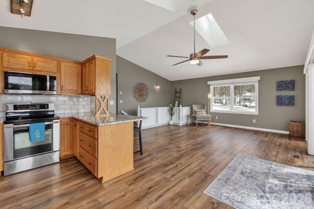 254 N Shoreline Drive, New London, NC 28127