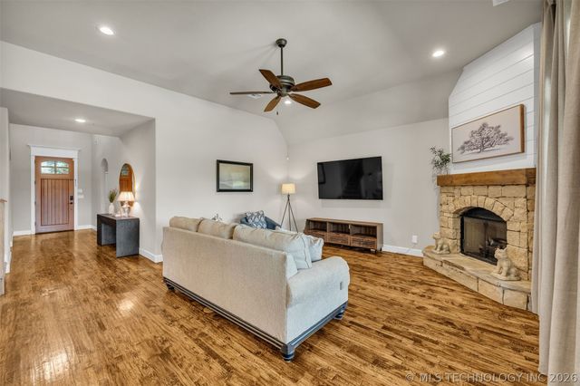 11801 S 31st West Avenue, Jenks, OK 74037