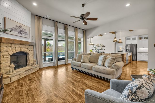 11801 S 31st West Avenue, Jenks, OK 74037