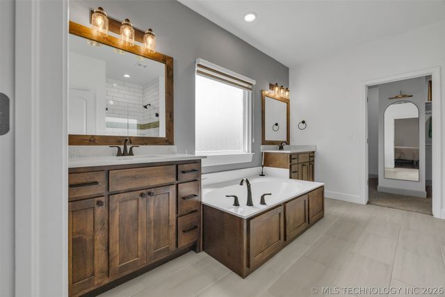 11801 S 31st West Avenue, Jenks, OK 74037