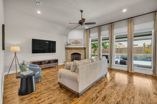 11801 S 31st West Avenue, Jenks, OK 74037