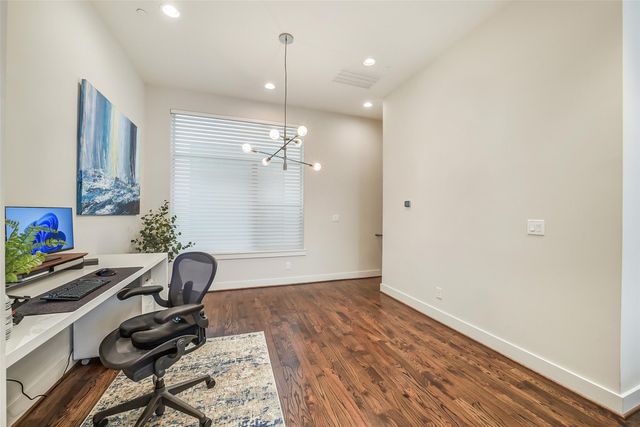 1004 California Street 203, Houston, TX 77006