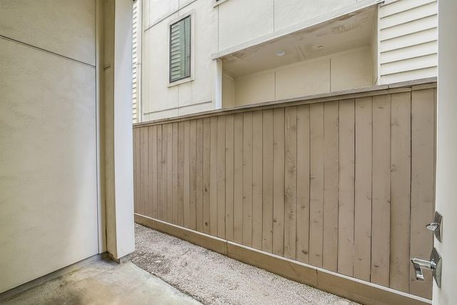 1004 California Street 203, Houston, TX 77006