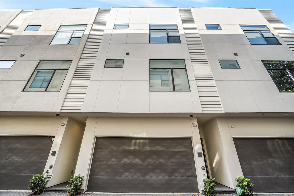 1004 California Street 203, Houston, TX 77006