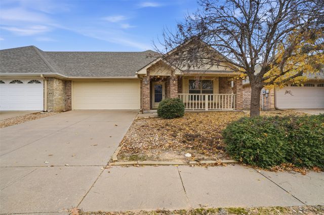 1005 Dawn Court, Granbury, TX 76048