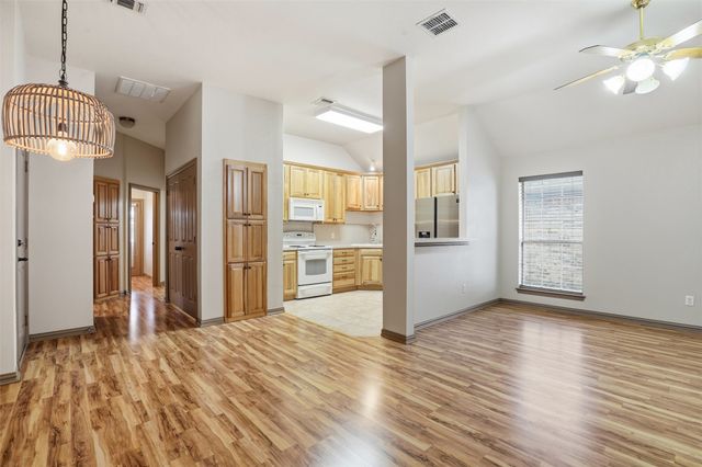 1005 Dawn Court, Granbury, TX 76048