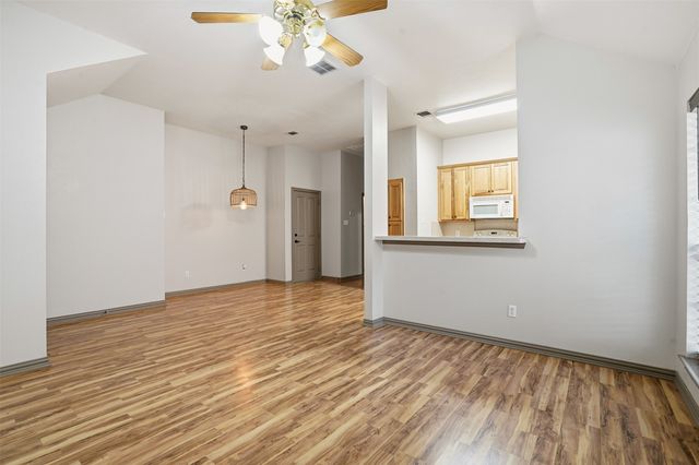 1005 Dawn Court, Granbury, TX 76048