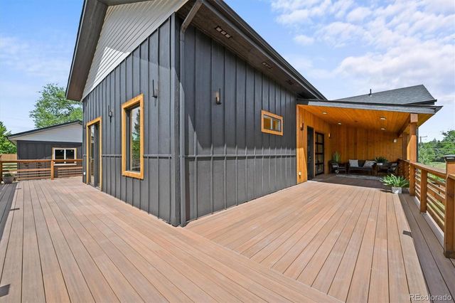 14950 W 32nd Avenue, Golden, CO 80401