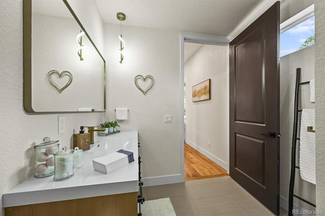 14950 W 32nd Avenue, Golden, CO 80401