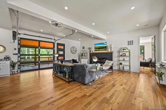 14950 W 32nd Avenue, Golden, CO 80401