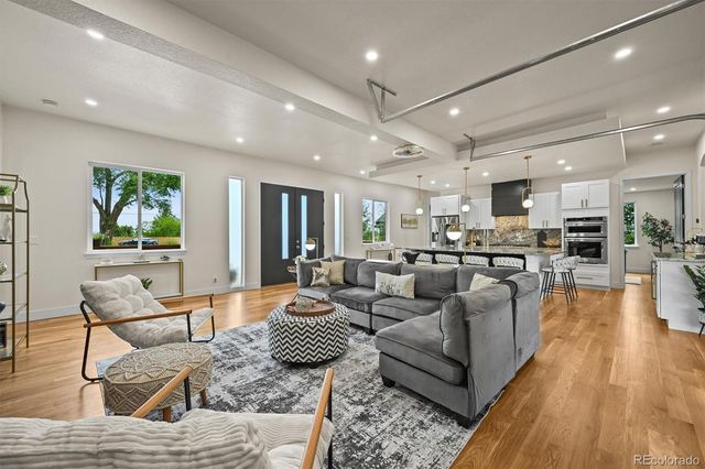 14950 W 32nd Avenue, Golden, CO 80401