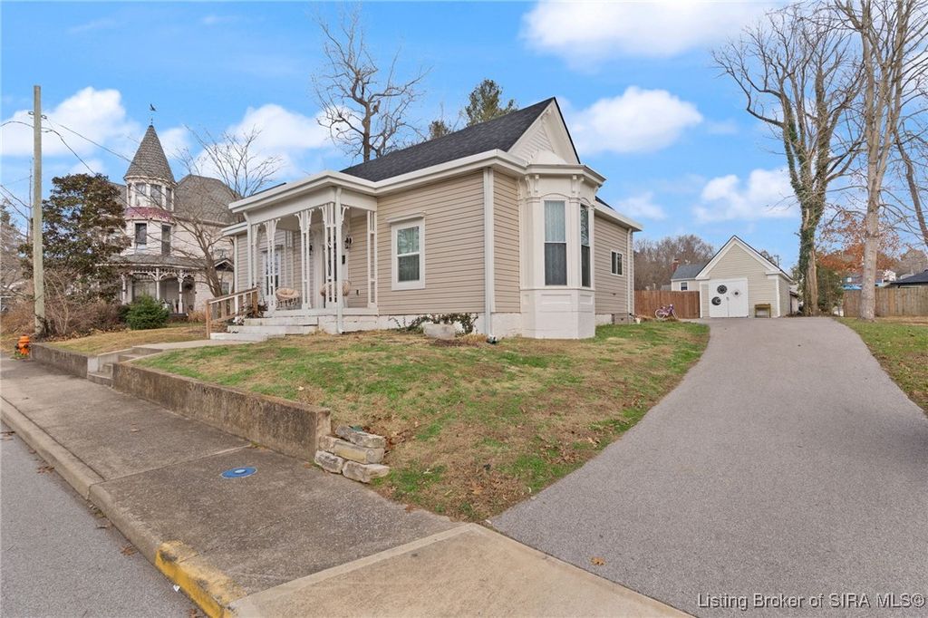 600 Farquar Avenue, Corydon, IN 47112