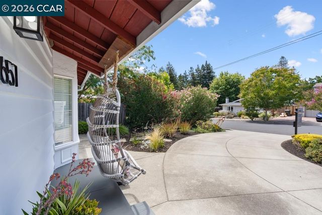 6657 Waverly Rd, Martinez, CA 94553