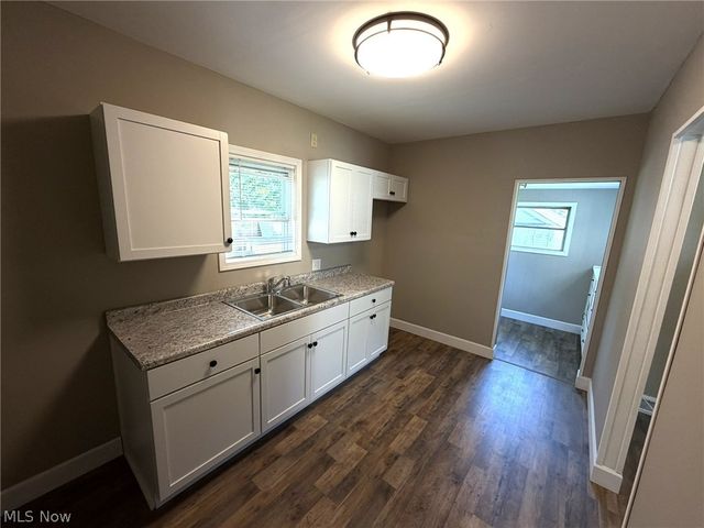 412 Iddings Avenue SE, Warren, OH 44483