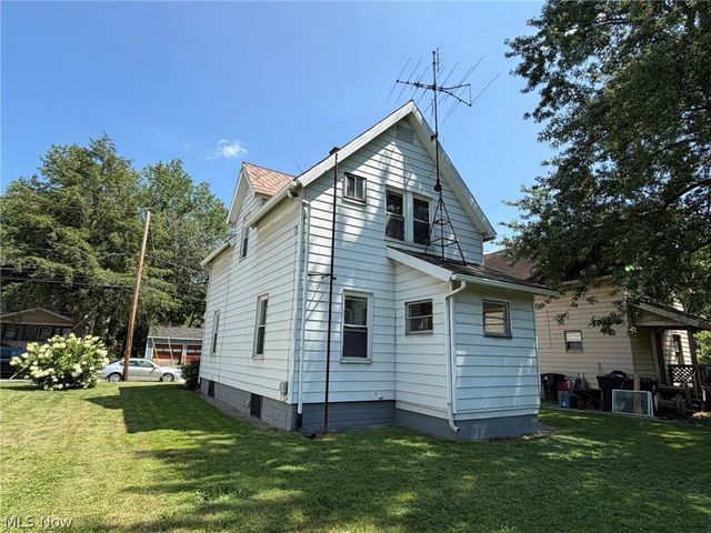 412 Iddings Avenue SE, Warren, OH 44483