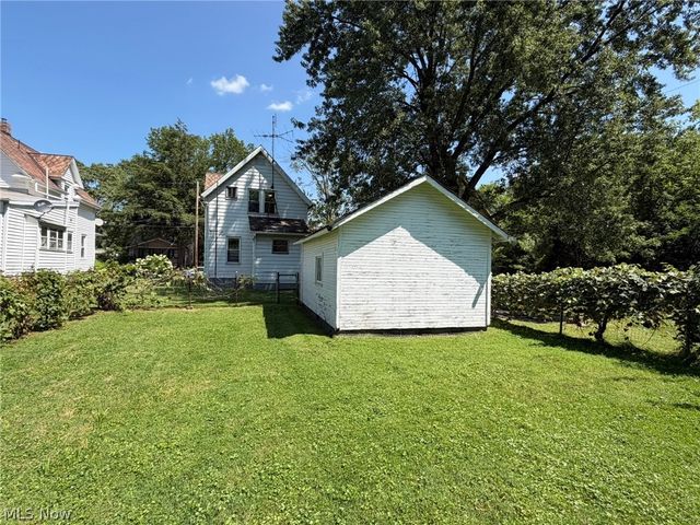 412 Iddings Avenue SE, Warren, OH 44483