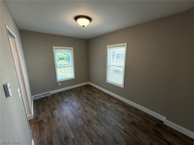 412 Iddings Avenue SE, Warren, OH 44483