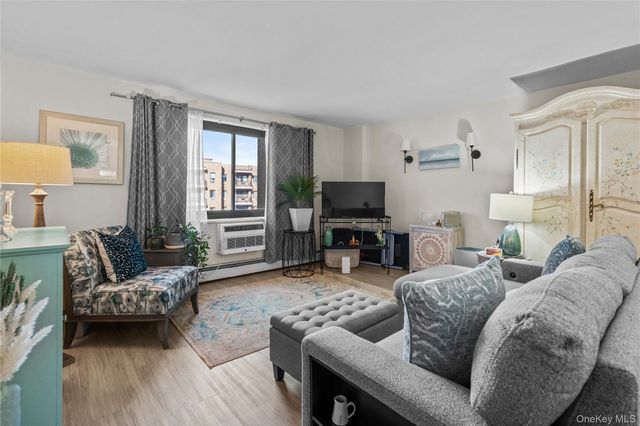 100 E Hartsdale Avenue 6AE, Hartsdale, NY 10530