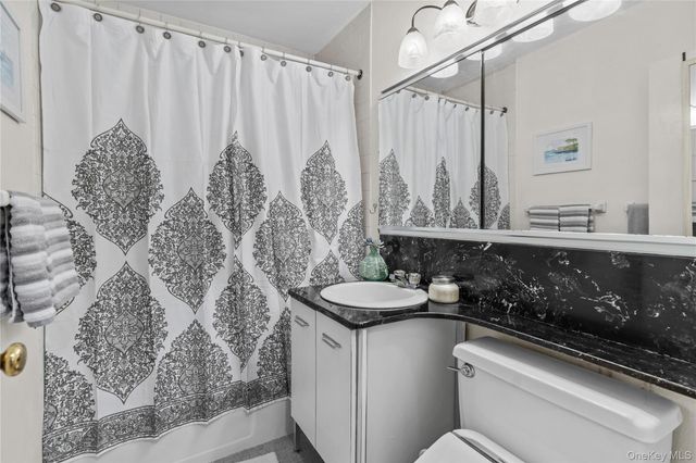 100 E Hartsdale Avenue 6AE, Hartsdale, NY 10530