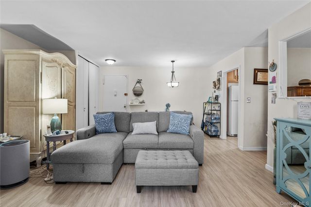 100 E Hartsdale Avenue 6AE, Hartsdale, NY 10530