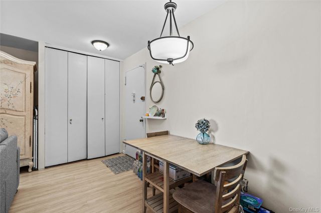 100 E Hartsdale Avenue 6AE, Hartsdale, NY 10530