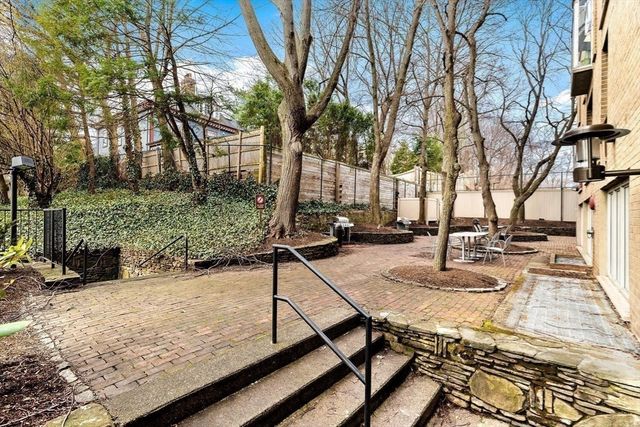 99 Pond Ave 222, Brookline, MA 02445