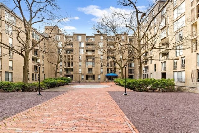 99 Pond Ave 222, Brookline, MA 02445