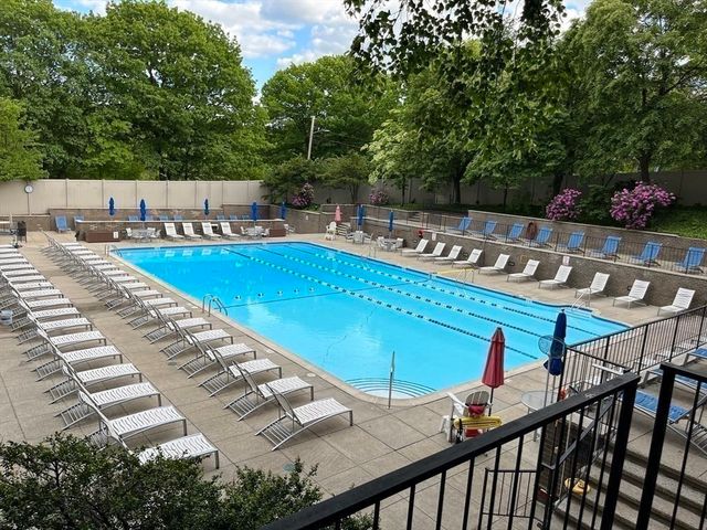 99 Pond Ave 222, Brookline, MA 02445