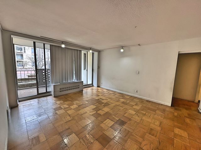 99 Pond Ave 222, Brookline, MA 02445