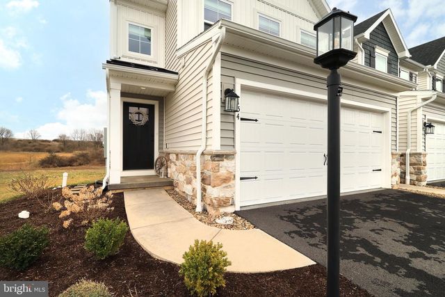 154 MAGNOLIA LN, State College, PA 16803