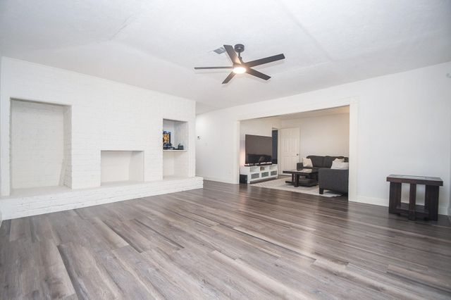 11443 Newbrook Drive, Houston, TX 77072