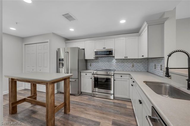 3029 Driftwood WAY 3307, Naples, FL 34109