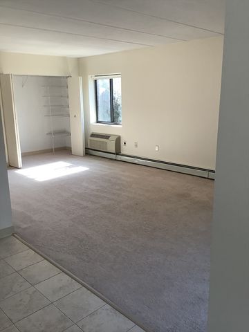 50 Cambridge Road 302, Woburn, MA 01801