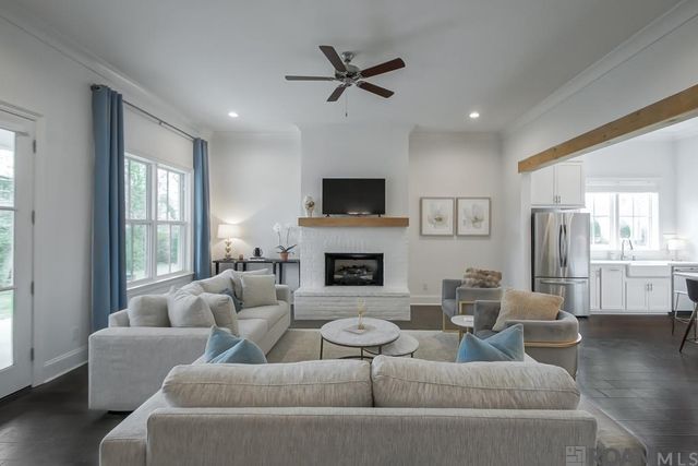 2108 Deaux Parc Dr, Baton Rouge, LA 70808