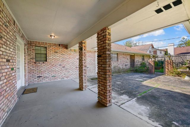 2125 San Clemente Dr, Baton Rouge, LA 70815