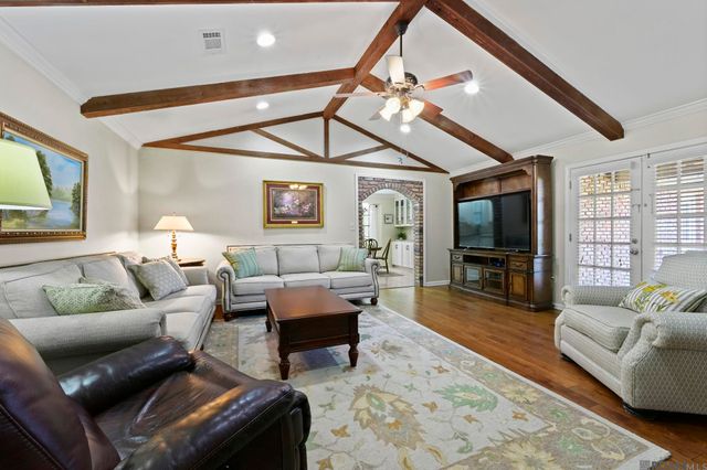 2125 San Clemente Dr, Baton Rouge, LA 70815