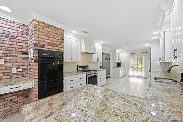 2125 San Clemente Dr, Baton Rouge, LA 70815