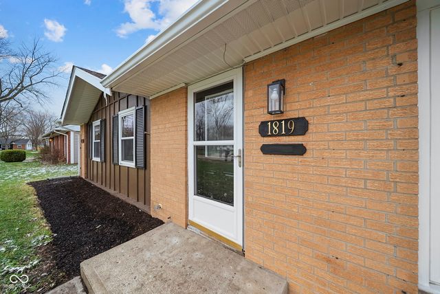 1819 W Fairlawn Way, Anderson, IN 46011