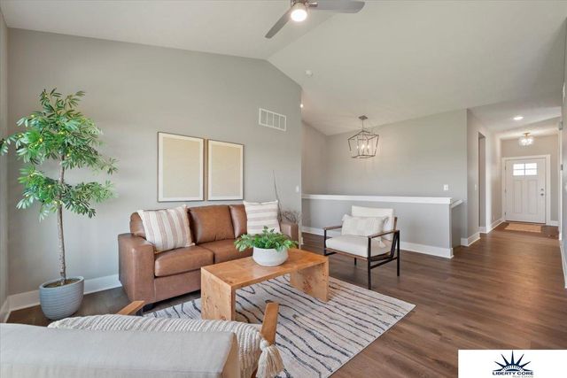 2907 Lakeside Drive, Plattsmouth, NE 68048