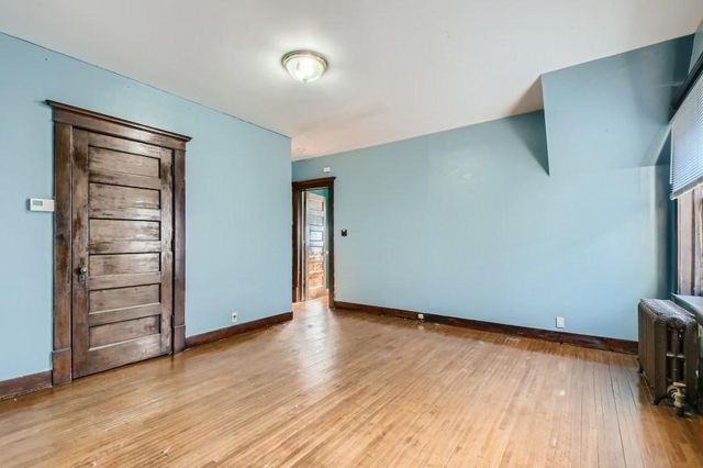 2541 3rd Avenue S, Minneapolis, MN 55404