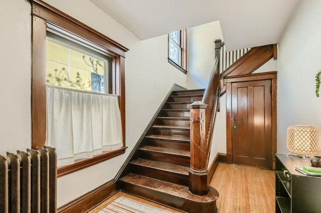 2541 3rd Avenue S, Minneapolis, MN 55404