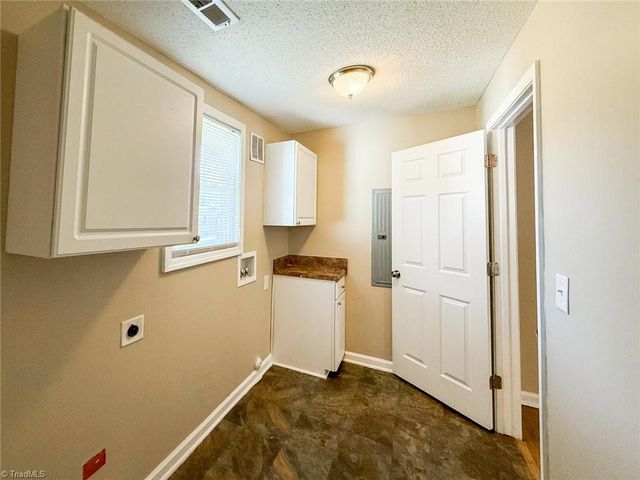 601 Huger Street, Thomasville, NC 27360