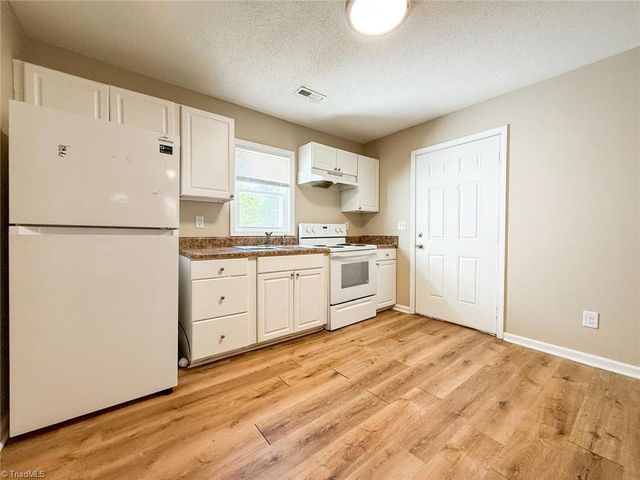 601 Huger Street, Thomasville, NC 27360