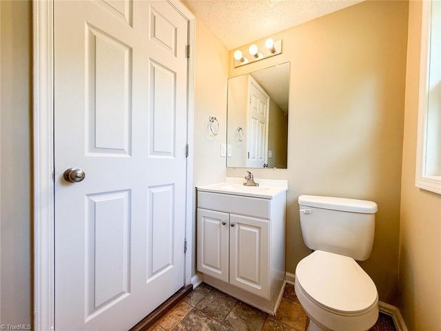 601 Huger Street, Thomasville, NC 27360