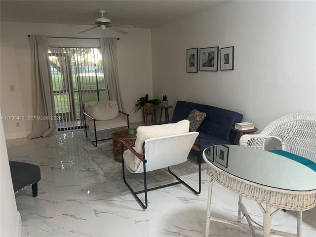 10402 Sunrise Lakes Boulevard 107, Sunrise, FL 33322