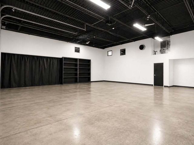 1600 N Milwaukee Avenue 307-308, Lake Villa, IL 60046
