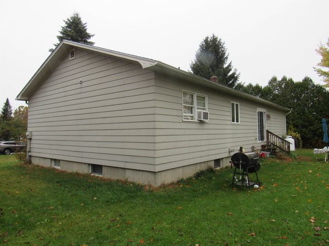 98 Fernwood Circle, Newport City, VT 05855